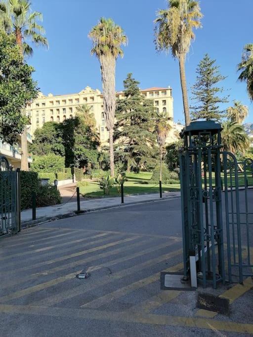 Imperial Palace Bord De Mer Menton Ngoại thất bức ảnh
